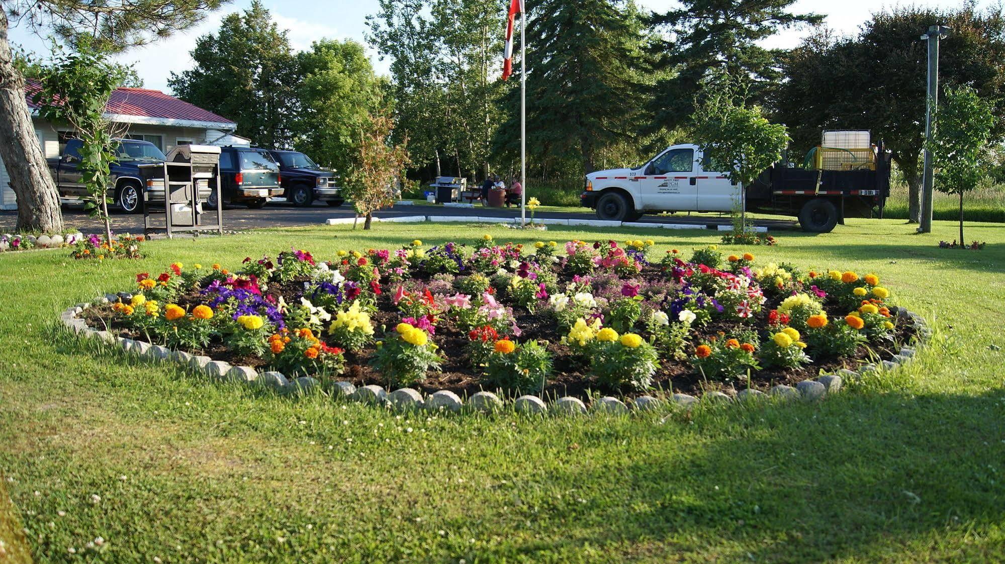 Blue Jay Motel Peterborough Exterior foto